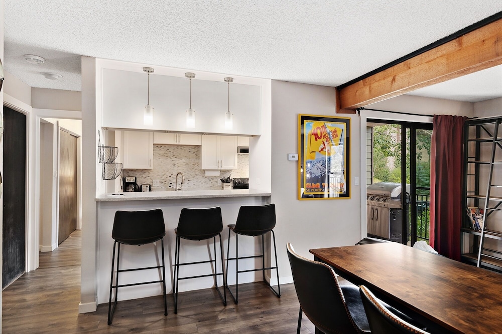 Breakaway West #212 2 Bedroom Condo by RedAwning view 4