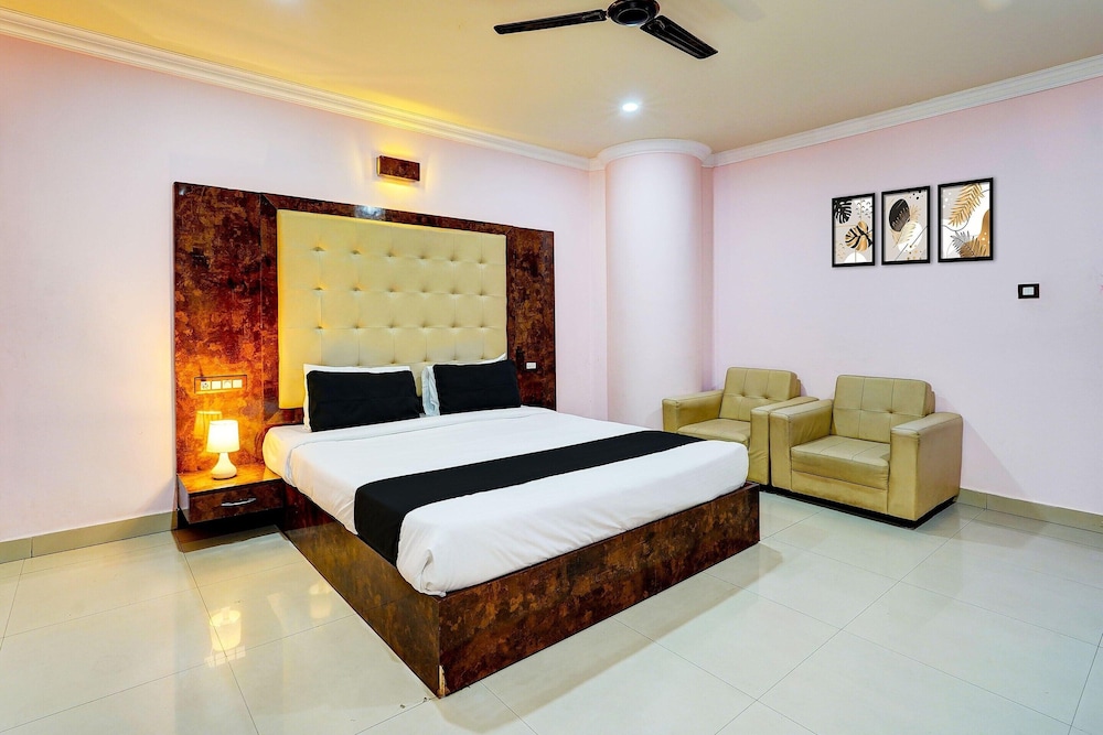 Stylish Stays at MG Road Near Commercial Street