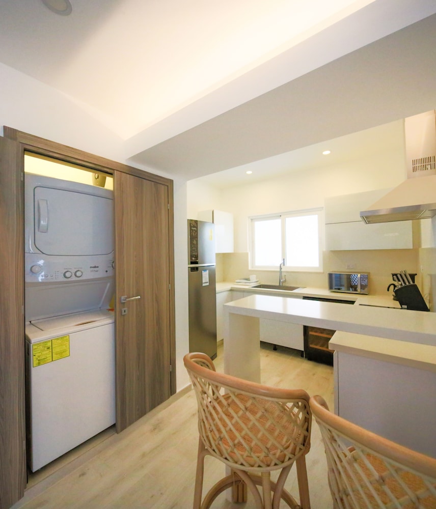 Playa Coral Condo in Paradise F22 view 3