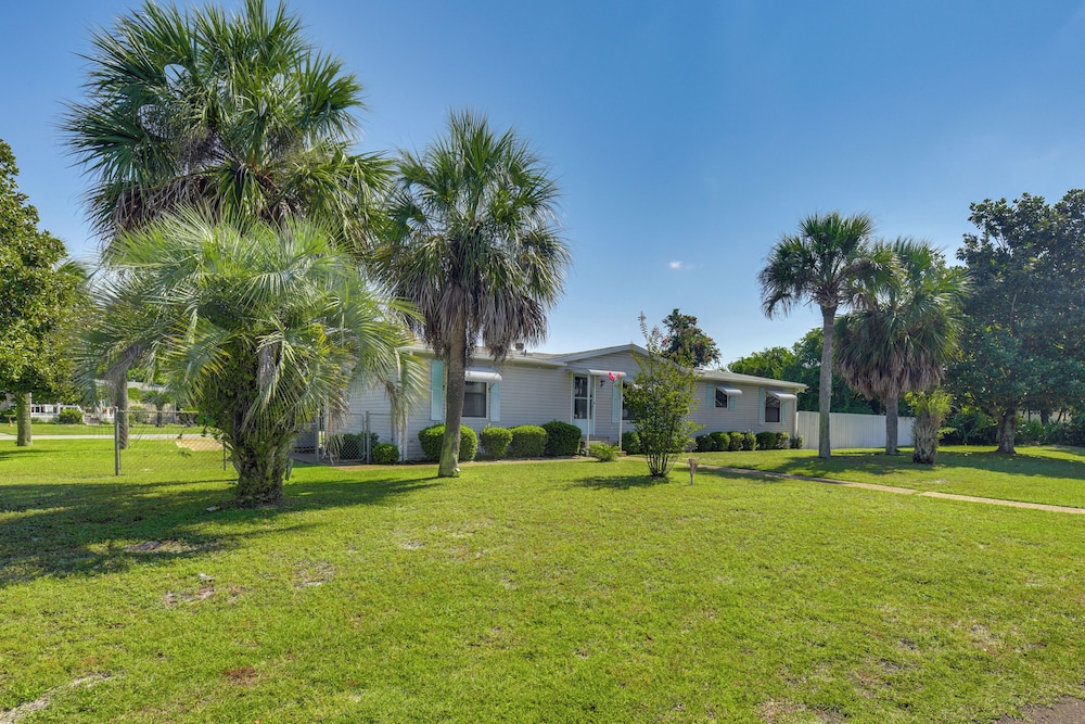 PCB Family Home w/ Sunroom, 1 Mi to Shore!