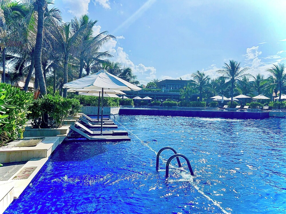 Deluxe Villa Beach Front