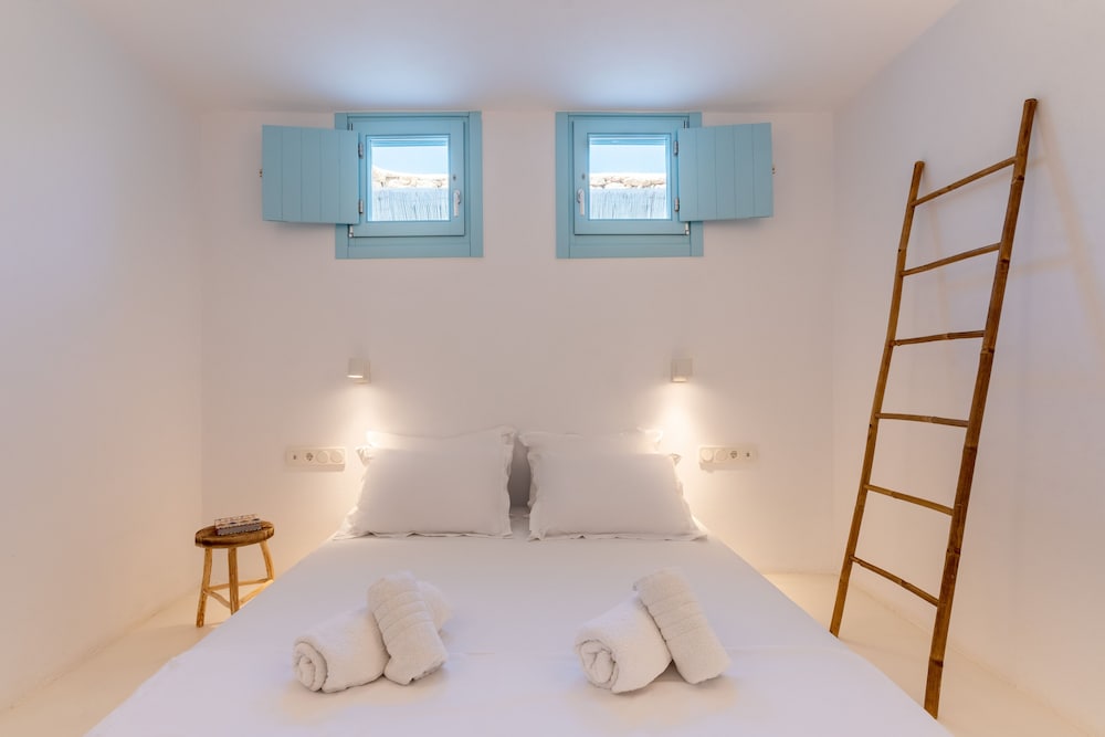 Blue Harpist Villas photo 5