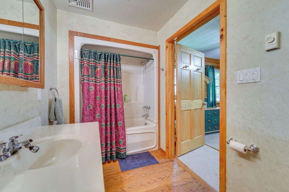 Cabin Comfort Near Psu! Fire Pit & On-site Trails