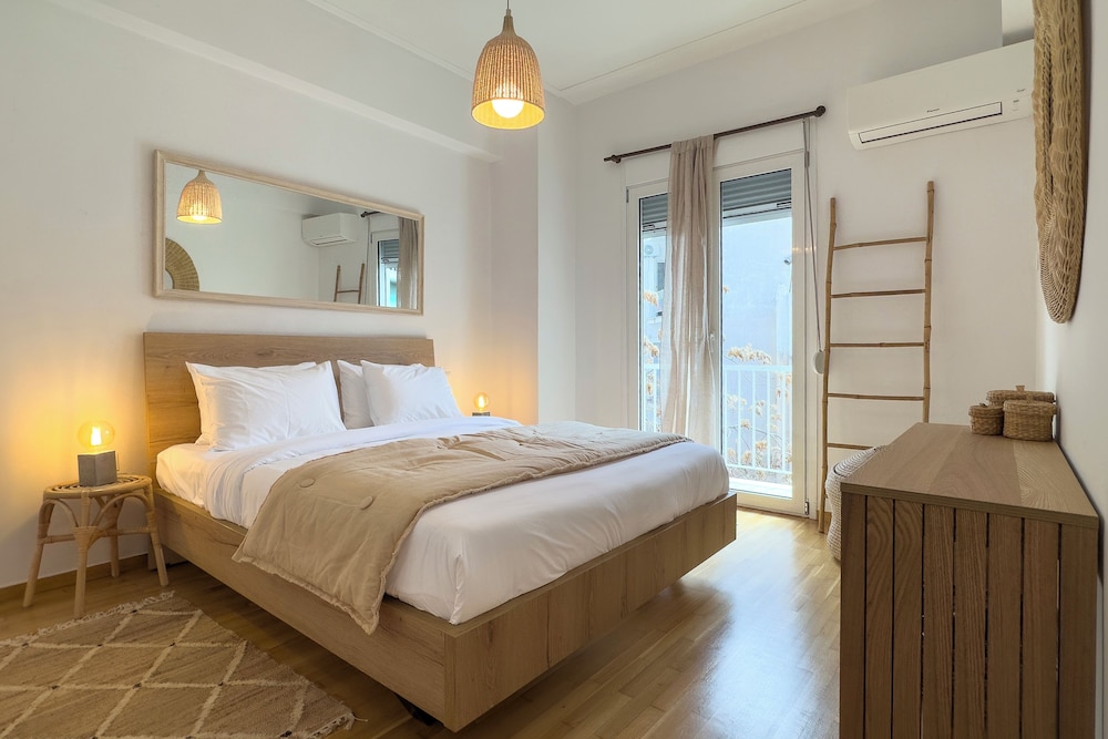 Phaedrus Living: Kallithea Heights Residence