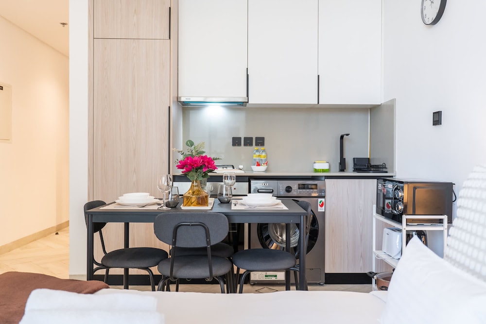 Outstanding Studio in Empire Residence JVC