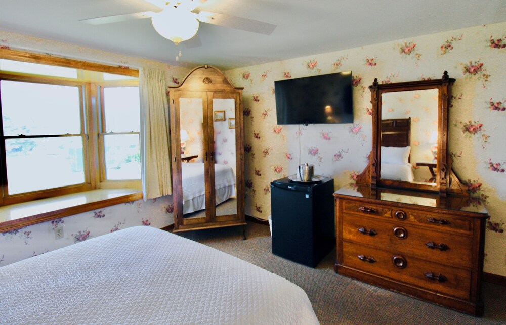 Rose Farm Inn