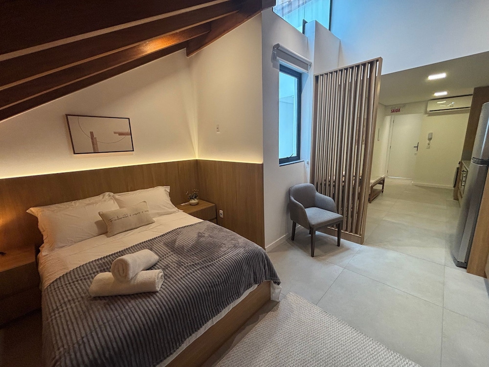 Modern Studio in Downtown Floripa Cma0101