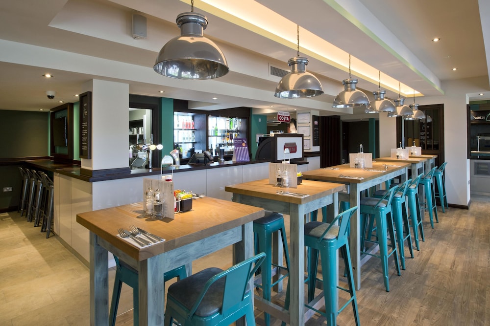 Premier Inn Newbury Town Centre South A339, photo 10