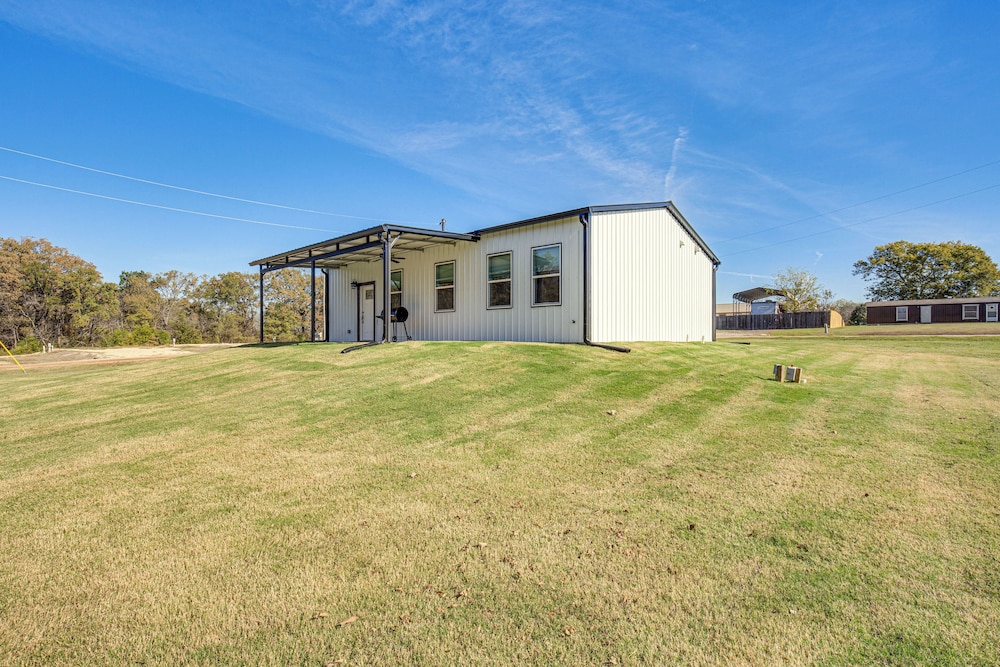 Lake Fork Cabin w/ Boat Launch & Fishing Pier