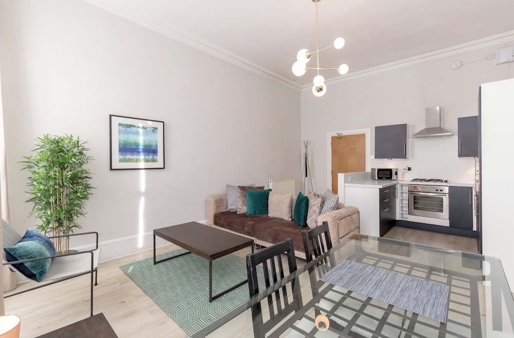 Destination Edinburgh Apartments- Southside Apartments