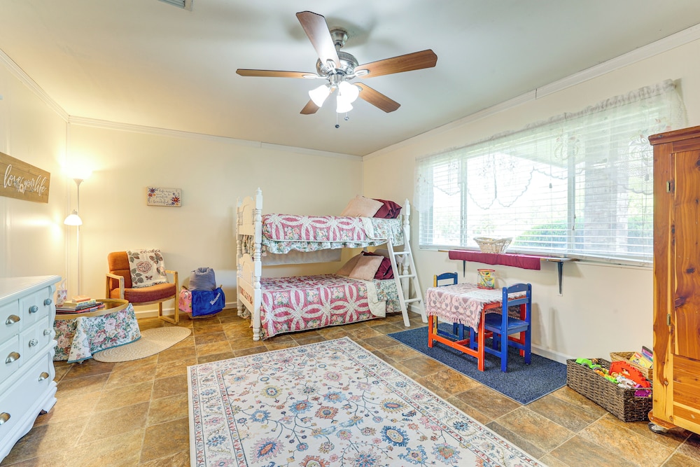 5 Mi to New Braunfels: Family-friendly Retreat