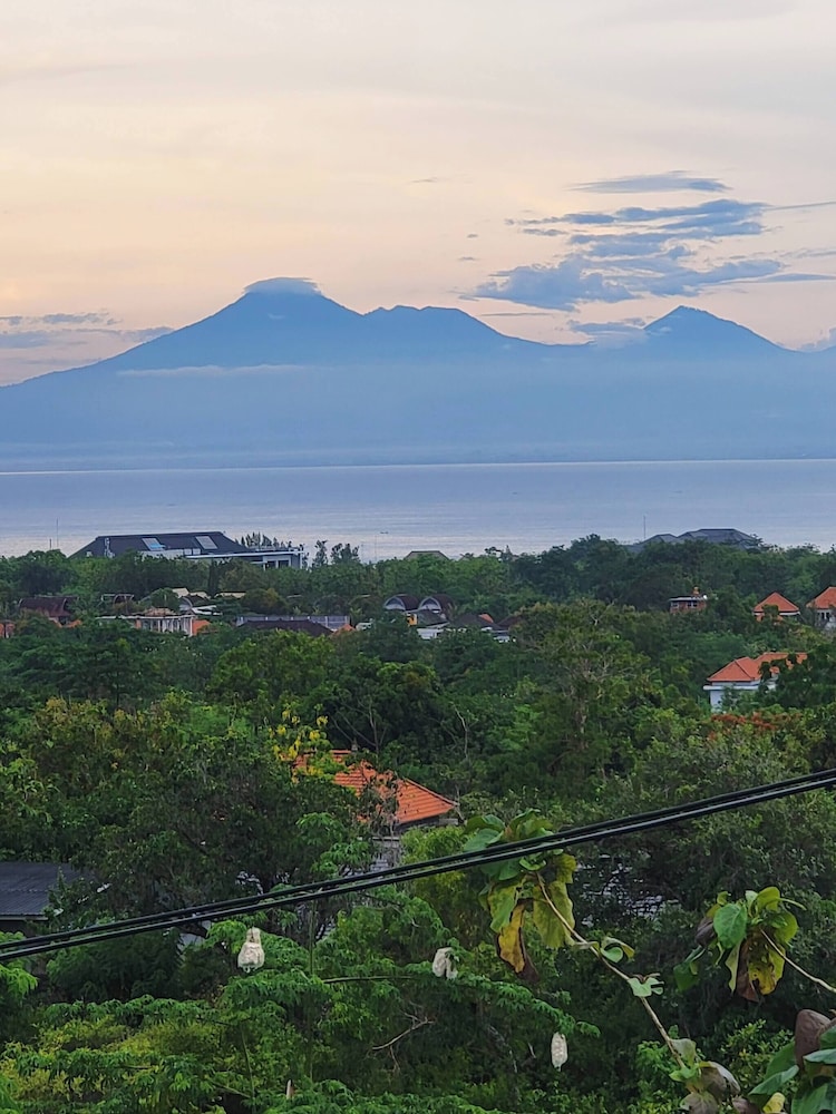 Uluwatu 3 Bed Luxury Villa-pool-magic Ocean Views