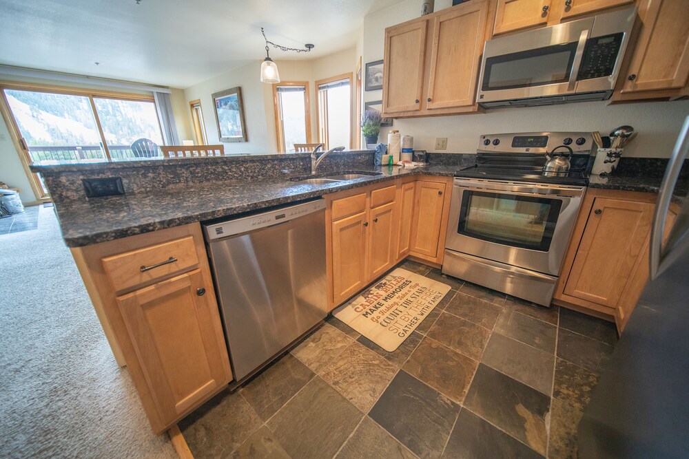 Summit County Vacations - Cinnamon Ridge B304 by SummitCove Vacation Lodging - Property Image 8