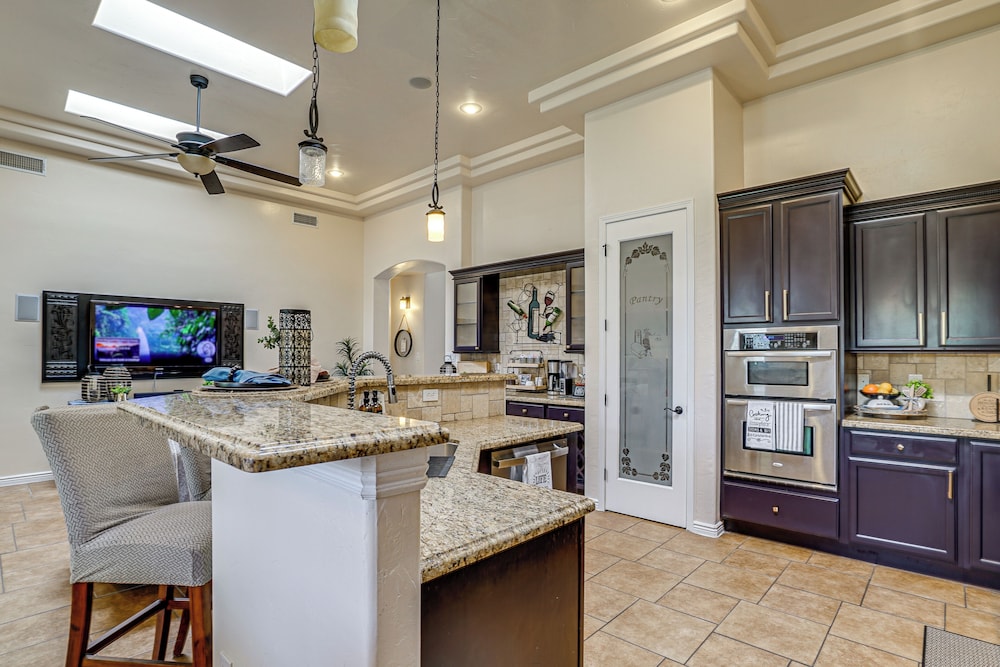 Family-friendly El Paso Home: Hike, Shop & Explore