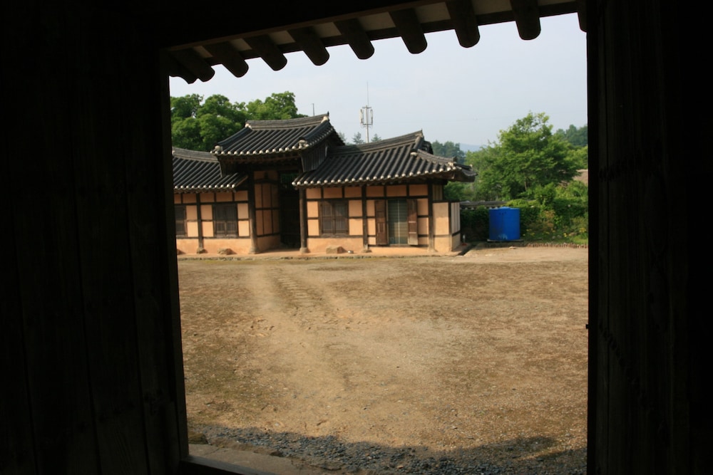 Yi Jin-rae's Historic House