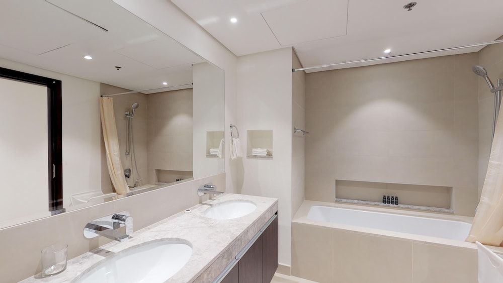 Lux BnB Dubai Creek Residences