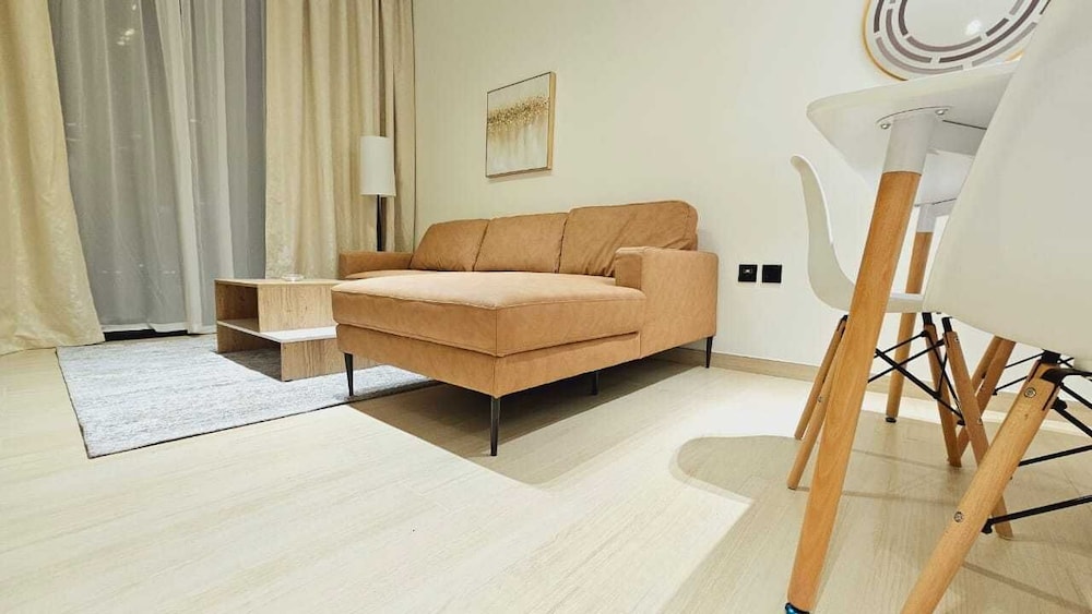 OYO HOME 1404 Premium 1bed Apt At Jvc Be
