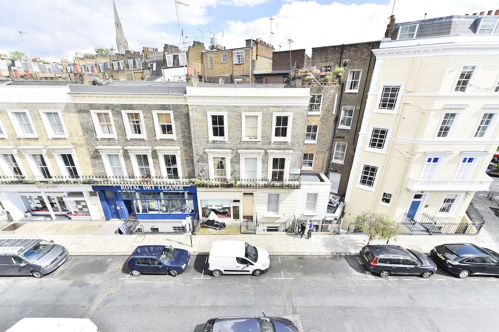 JOIVY Elegant 3 Bed Apt With Rooftop Terrace In Pimlico