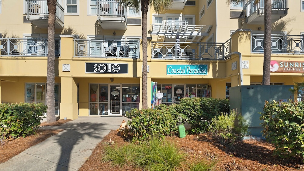 5BR Getaway w/ Private Pool, Golf Cart, 4 Bikes & 30A Convenience!