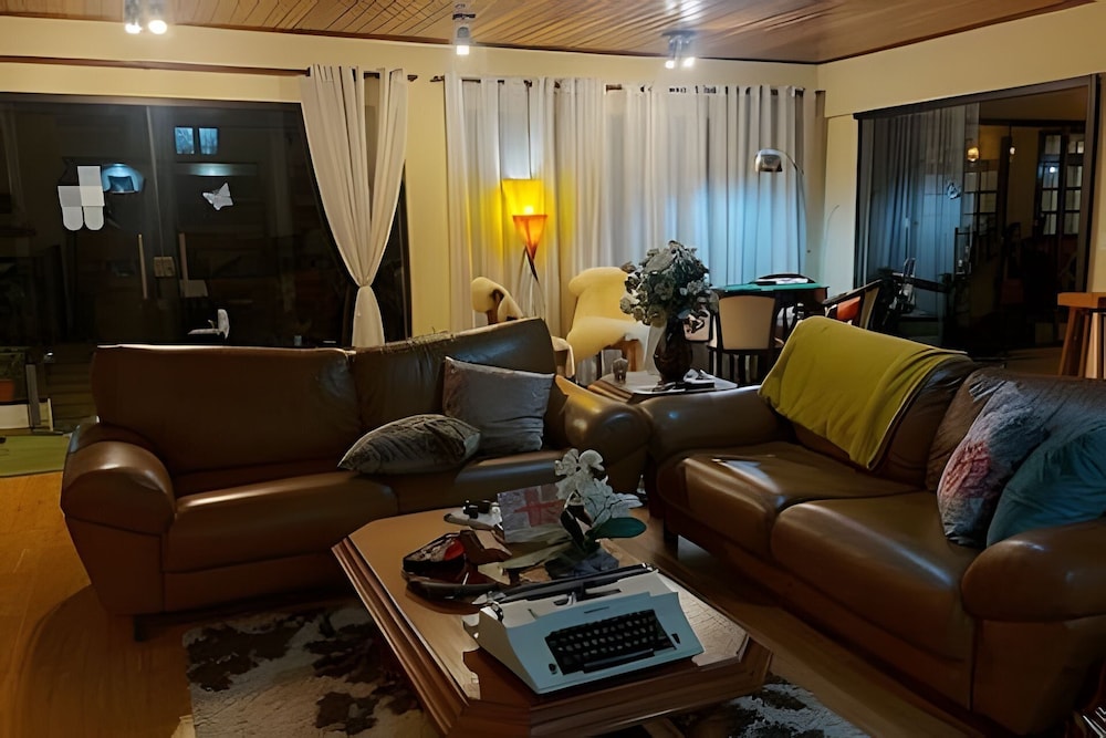 THE WRITERS HOUSE