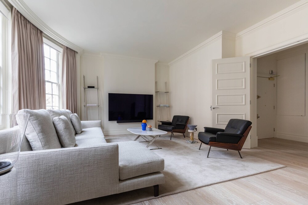 Sloane Court East VI by Onefinestay