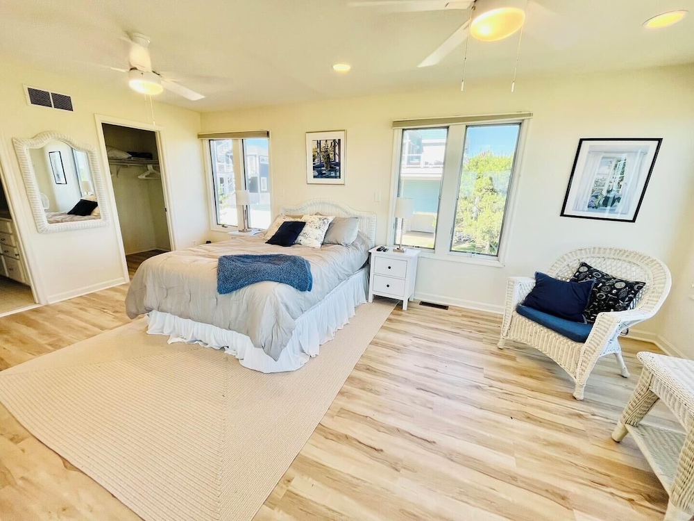 Collins Avenue 4