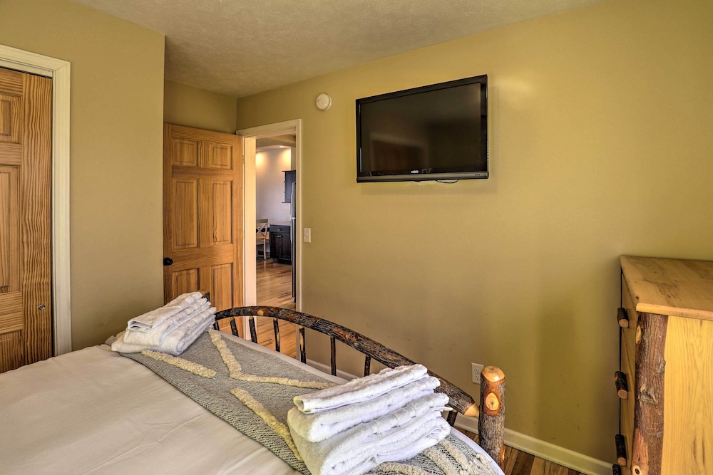 Cayuga Lake Cabin in Romulus < 1 Mi to Wineries! view 2