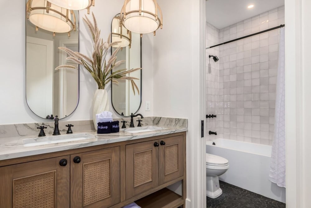 Stonewood Luxe Estate 5 Showers Heated Pool GYM