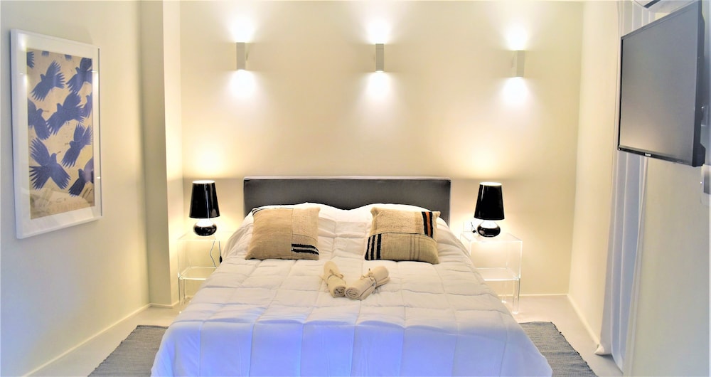 Acropolis Suites