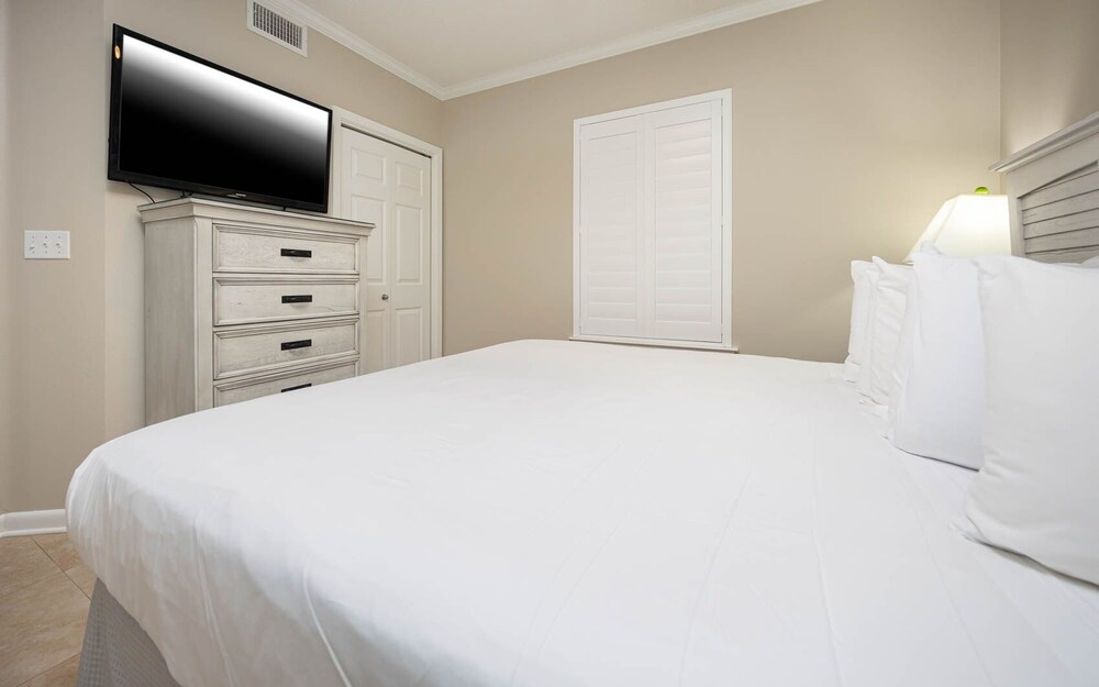 Phoenix X 809 3 Bedroom Condo