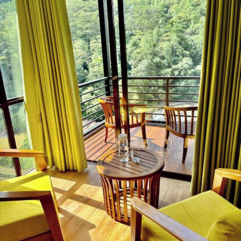 Aqua Dunhinda Villa & Nature Retreat