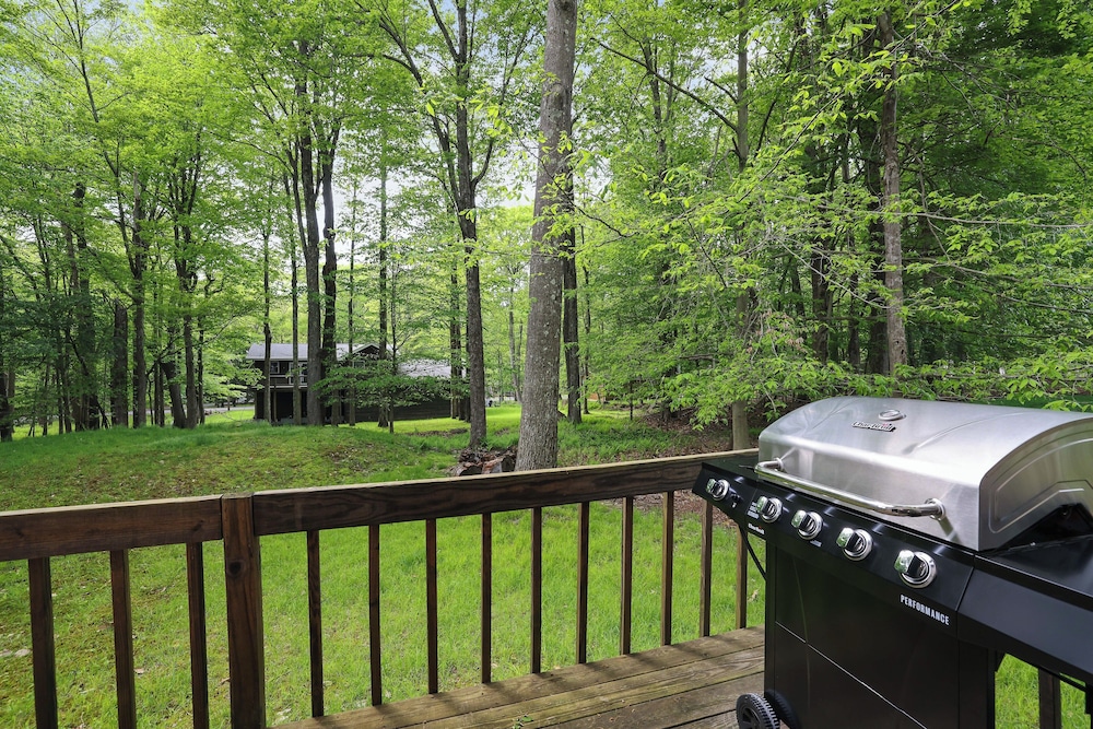 Dreamy Lake House With Fireplace, Firepit & Pet Friendly