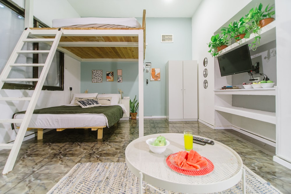 15 Ben Yehuda Studios view 2