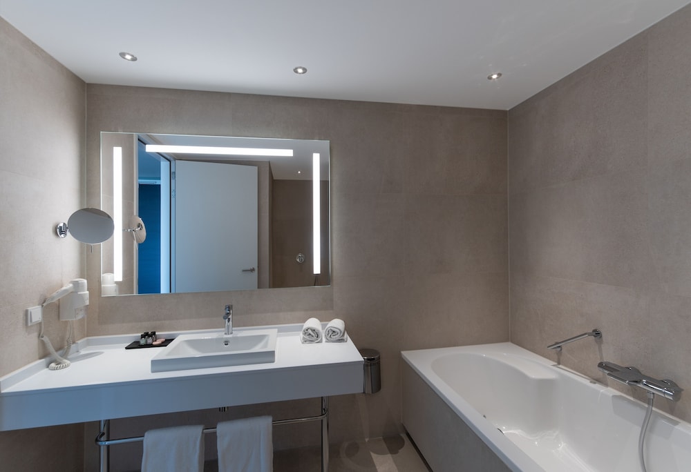 Hoofddorp Vacations - Van der Valk Hotel Schiphol - Property Image 2