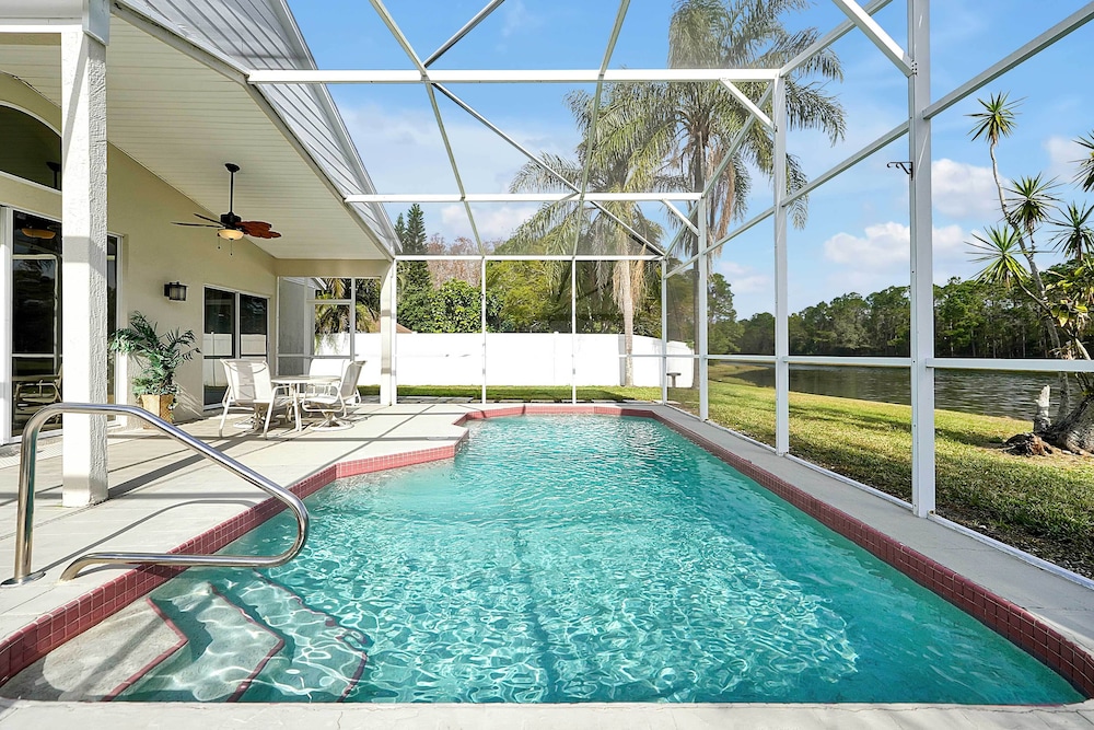 Near Disney & Universal: Family Retreat in Orlando