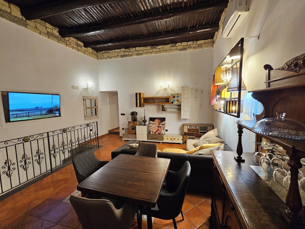 The Spanish Palace suites, rooms, apartments & terraces