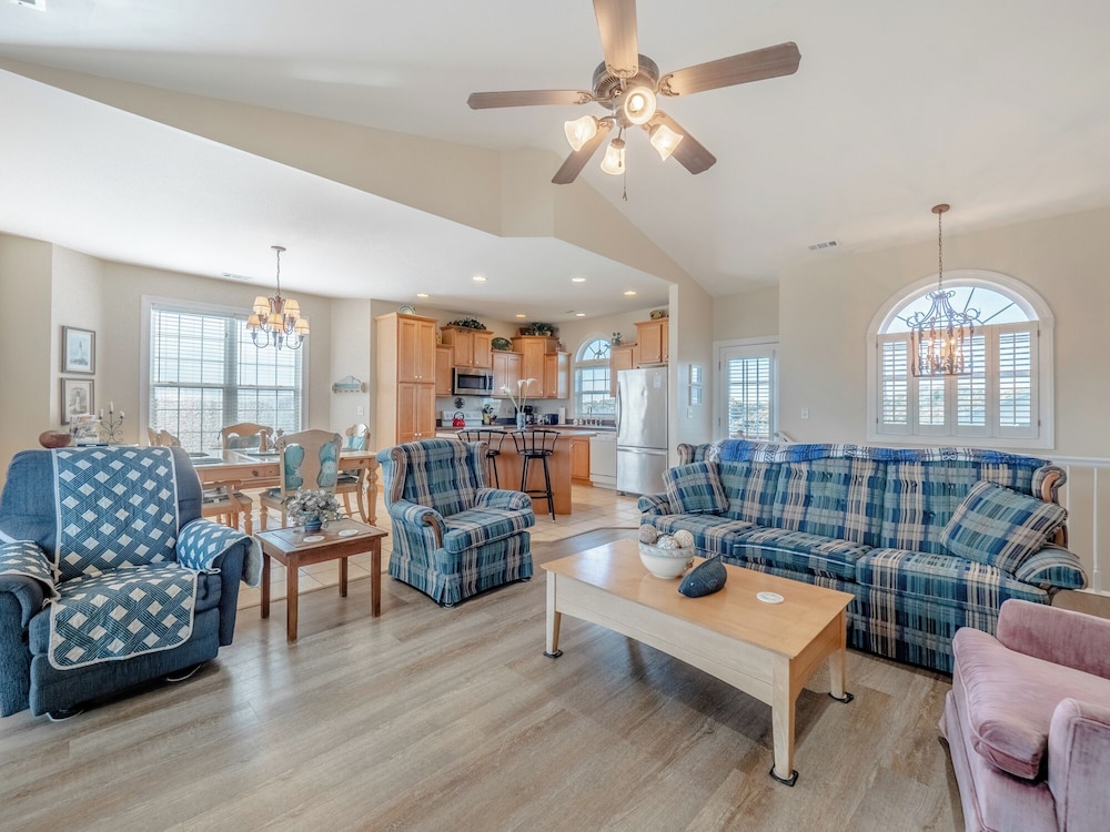 Callalily by Topsail Realty
