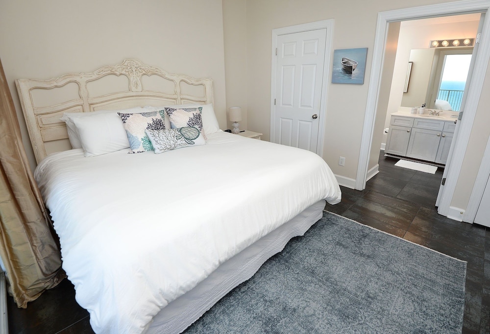 Emerald Isle 1609 2 Bedroom Condo