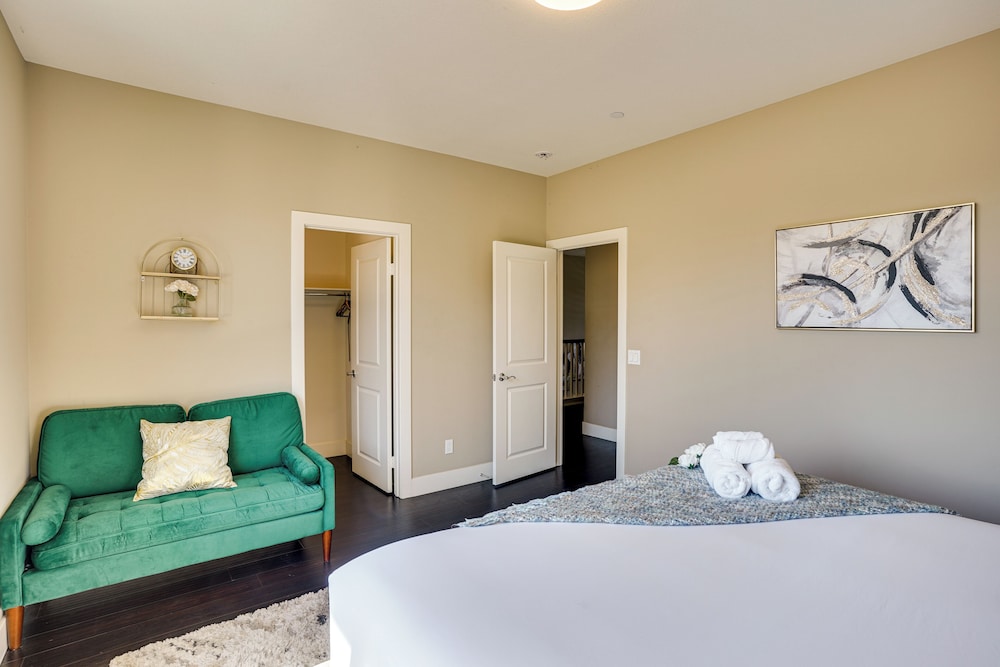 3 Mi to Disneyland: Home w/ Hot Tub + Game Room