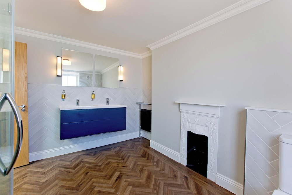 Imperial York Street Apartments