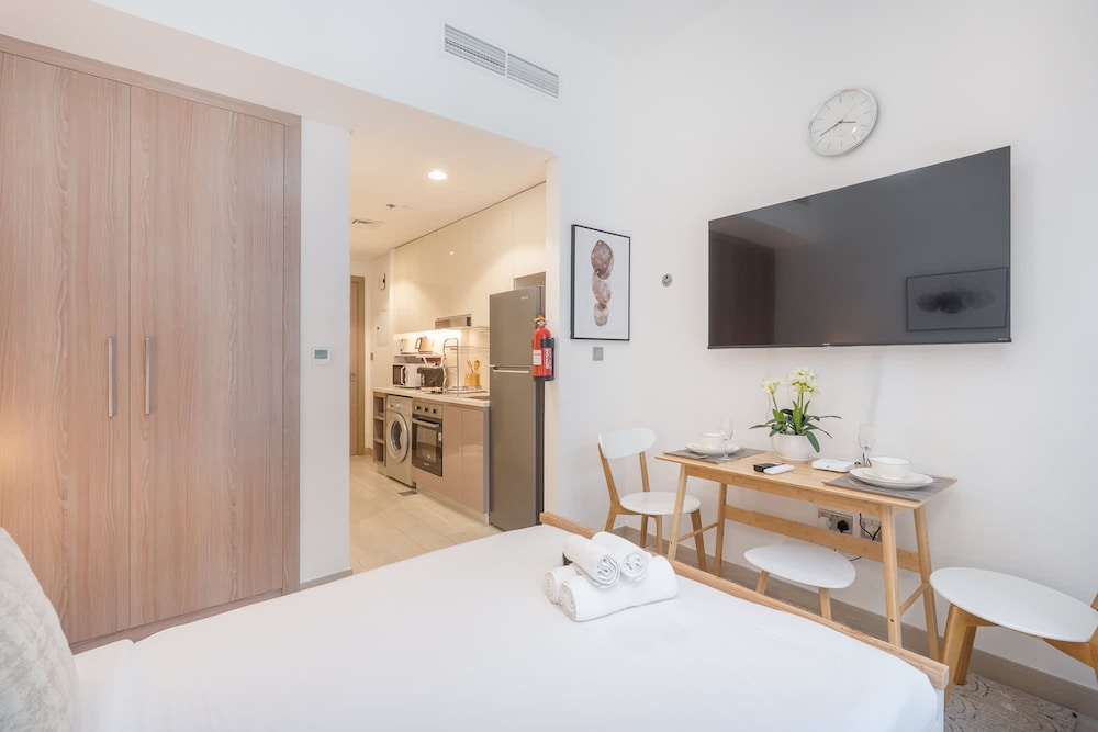 Peaceful Studio in Azizi Riviera 38 With Pool View