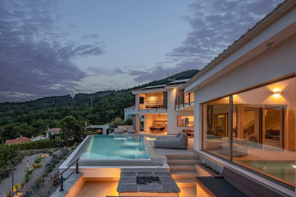 Luxury Villa Dana Indoor Pool and Sauna