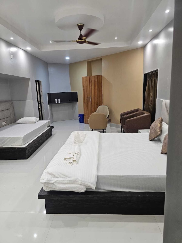 Jowar Hoter & Resort