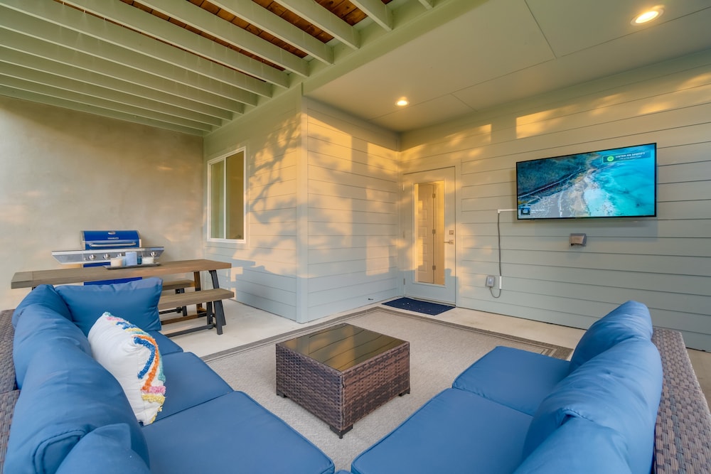 Lago Vista Home w/ Game Room Outdoor Tub! - Property Image 11