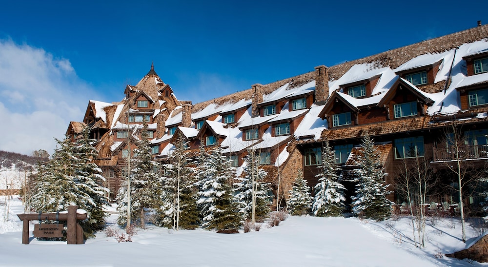 Luxury renovation! Ski-in/Ski-out 5 Br Private Townhome, Top of Bachelor Gulch - majestic view & exclusive location! by RedAwning