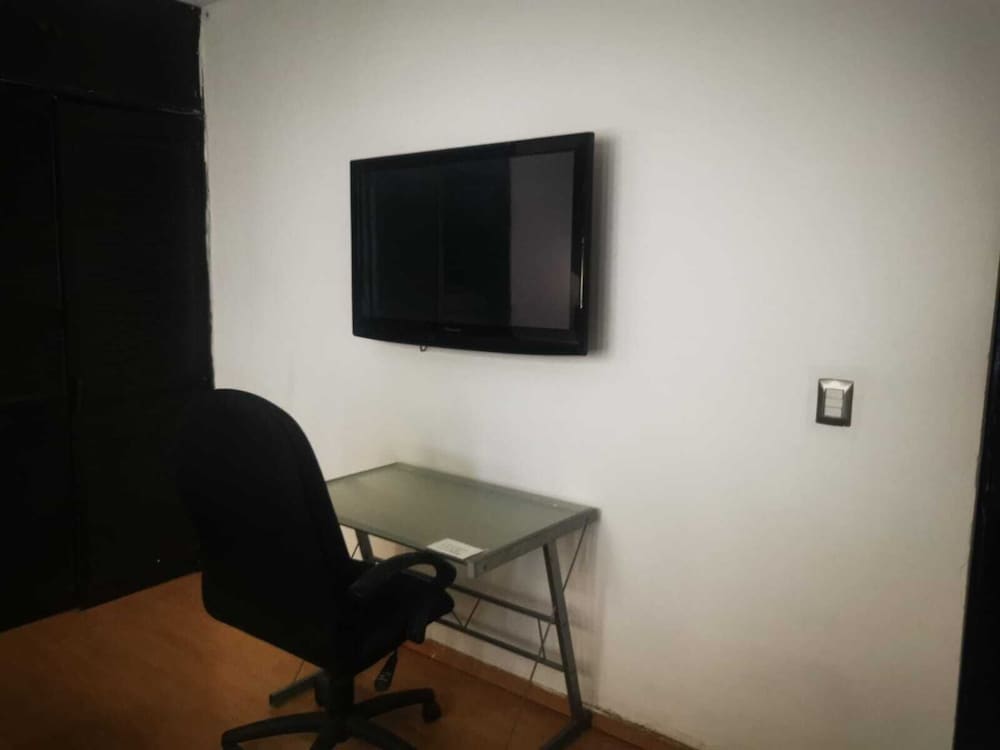 ROOMS & SUITES