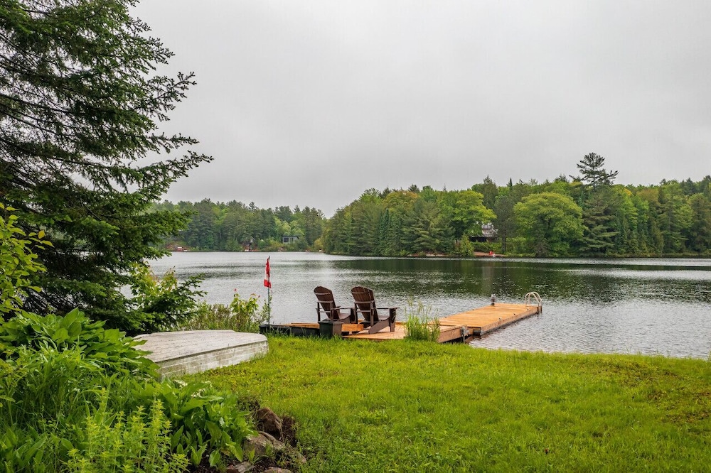Bear Essentials Lakefront Hideaway
