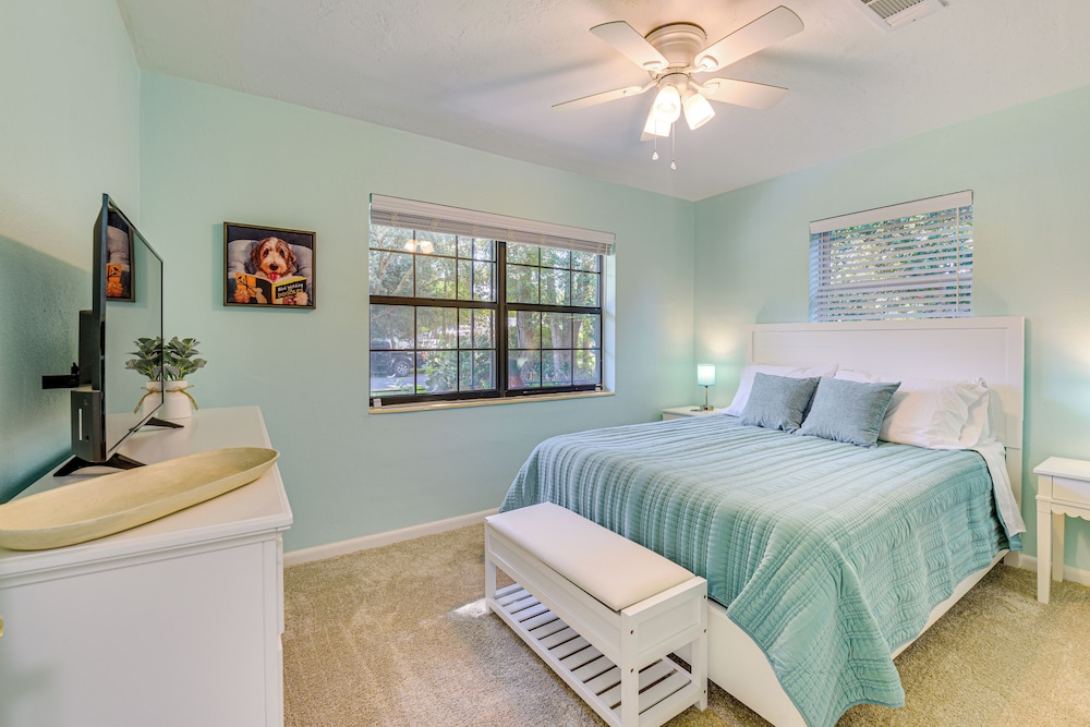 Emerald Coast Home: Outdoor Entertainment Area!