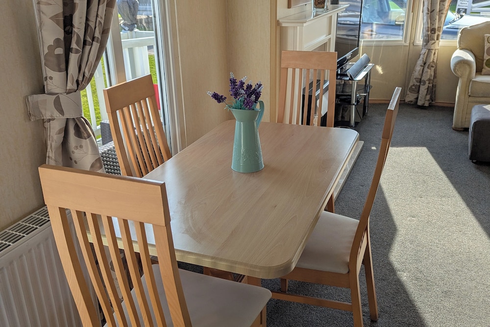 Beachcomber Cabin, Dog Friendly - Anderby Creek