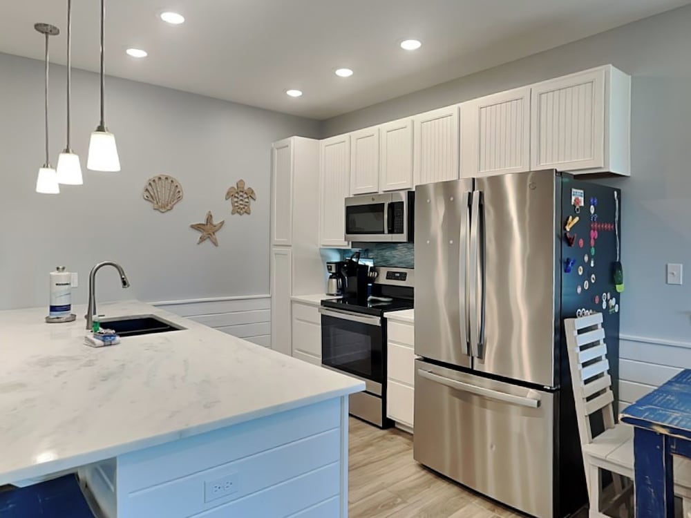 Port A's Flip Flops & Pop Tops by Silver Sands Vacation Rentals